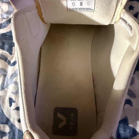Veja White Leather Velcro Sneakers - Picture 3 of 8